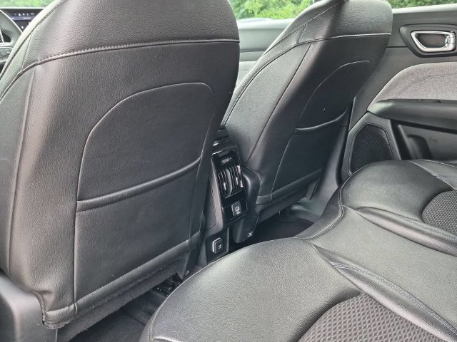 Used 2024 Jeep Compass Latitude AWD/4WD image 26