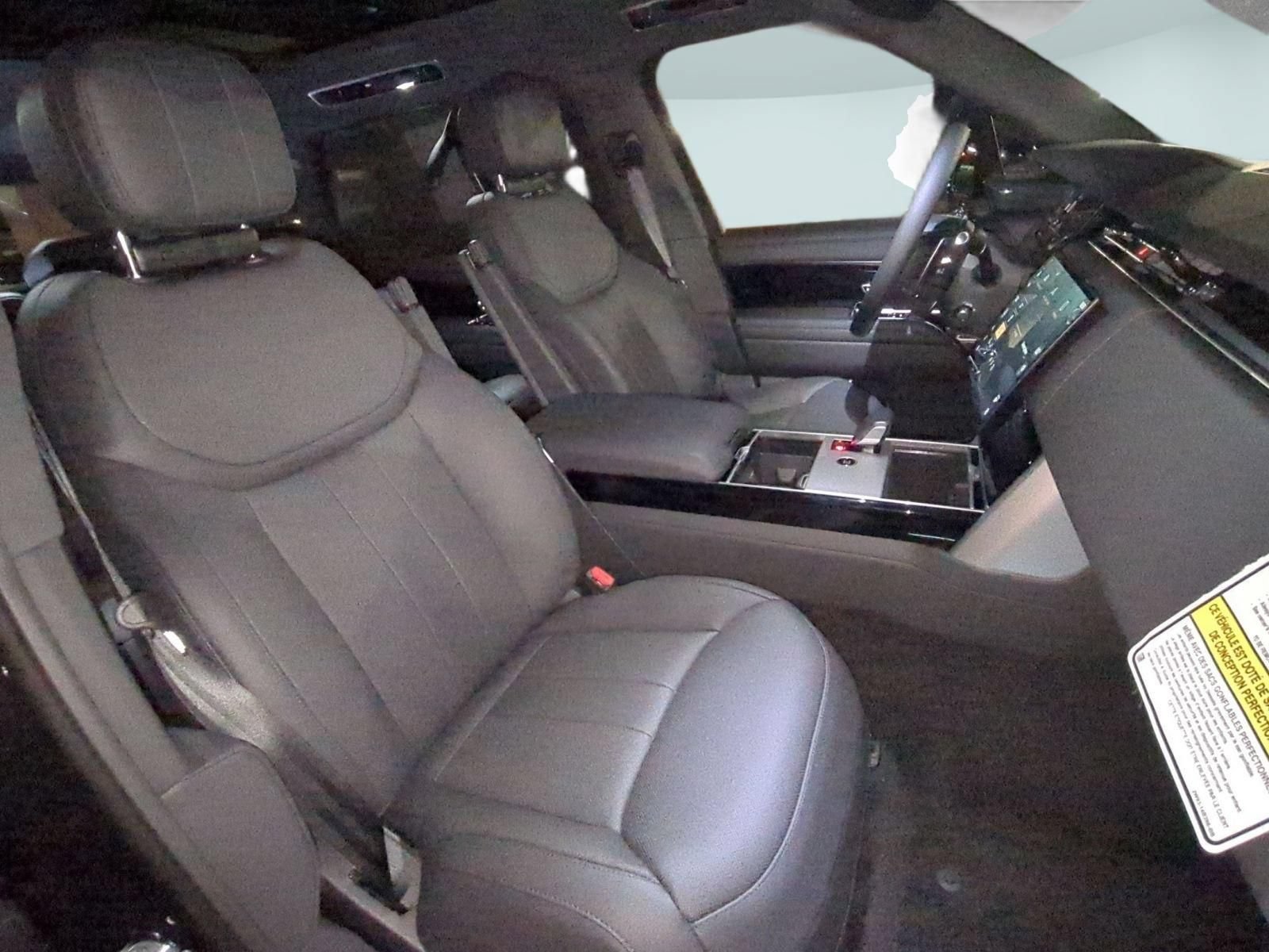 New 2026 Land Rover Range Rover Long Wheelbase SE AWD/4WD image 30