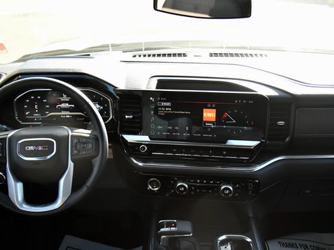 Used 2023 GMC Sierra 1500 Elevation image 39