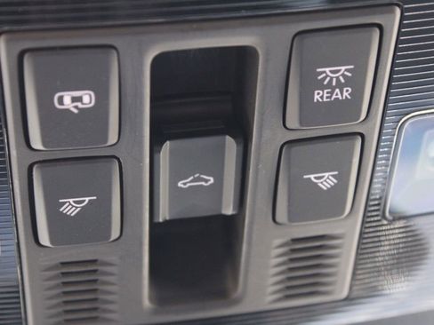 Used 2022 Volkswagen Tiguan SE R-Line image 30