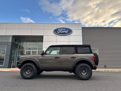 New 2025 Ford Bronco Big Bend w/ Black Diamond Package image 10