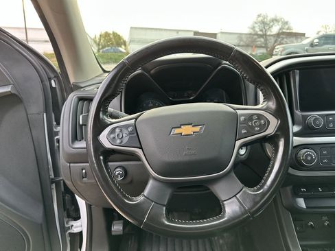 Used 2022 Chevrolet Colorado LT w/ Fleet Safety Package image 14