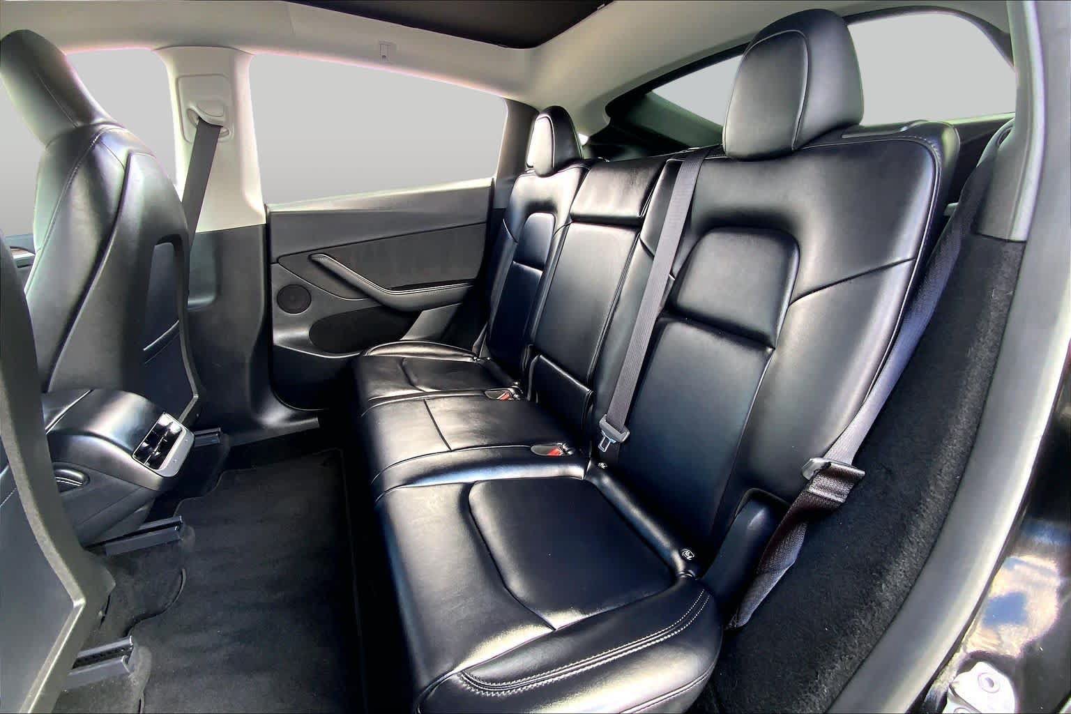 Used 2024 Tesla Model Y 2WD image 19