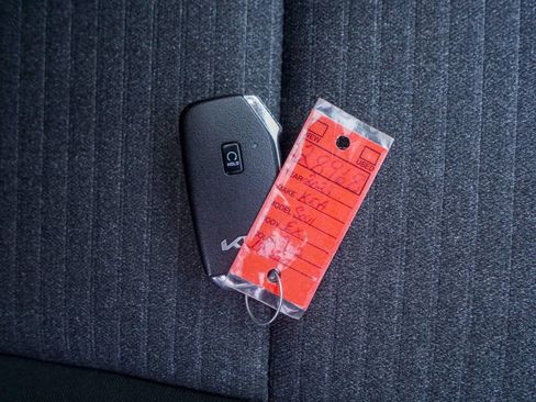 Used 2023 Kia Soul EX image 32