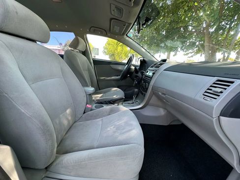 Used 2012 Toyota Corolla LE image 8