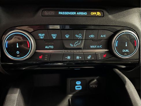 Used 2022 Ford Escape SE w/ Cold Weather Package FWD image 26