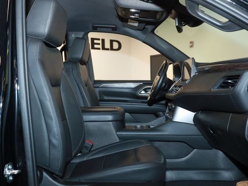 Used 2023 Chevrolet Suburban LT image 16