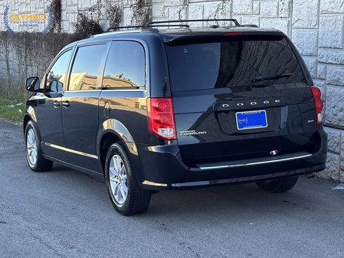 Used 2020 Dodge Grand Caravan SXT image 4