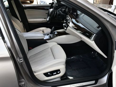 Used 2017 BMW 530i RWD image 18
