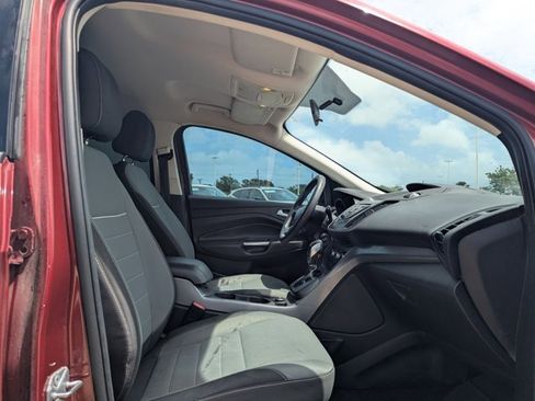 Used 2015 Ford Escape SE image 15