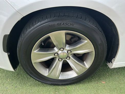 Used 2016 Dodge Charger SXT RWD image 40