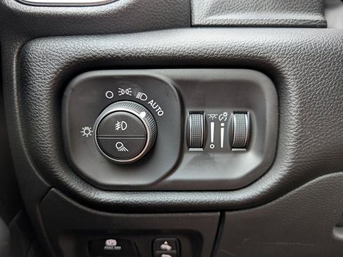 New 2026 RAM 1500 4x4 Crew Cab image 40