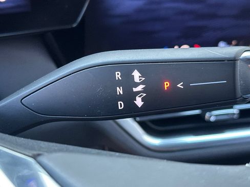 Used 2024 Chevrolet Equinox EV LT FWD image 31