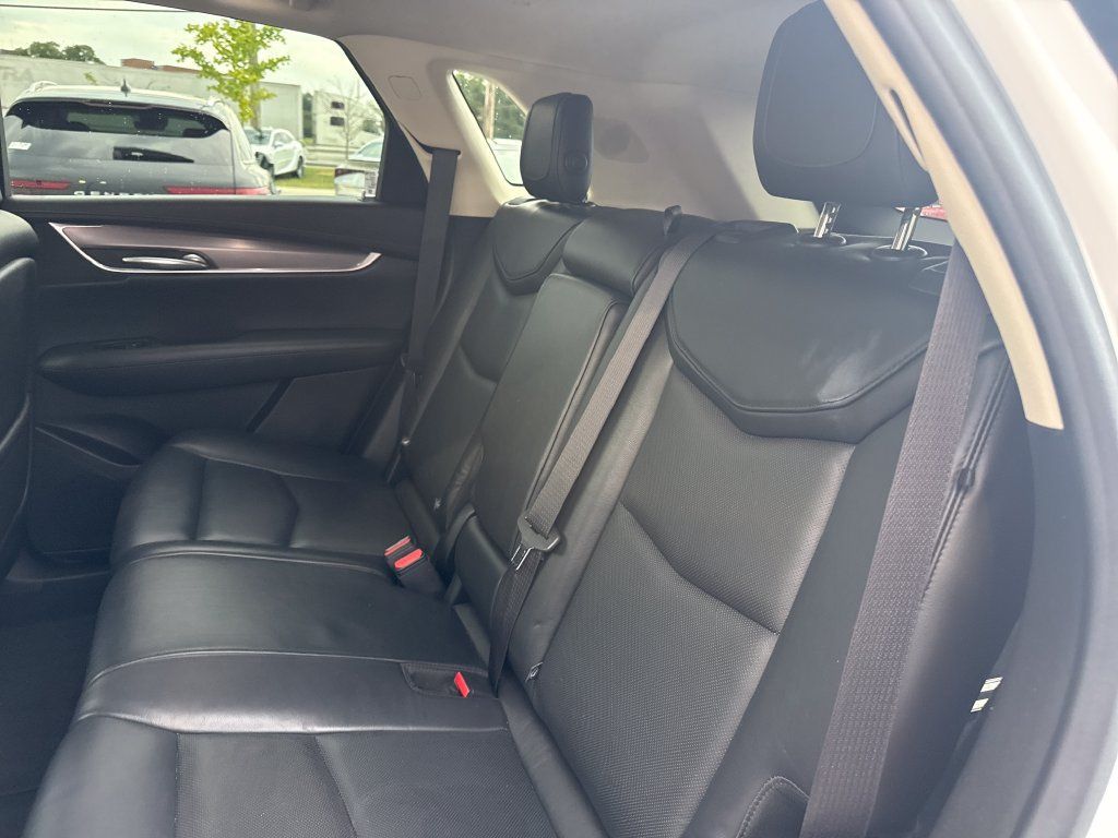Used 2018 Cadillac XT5 Premium Luxury FWD image 16
