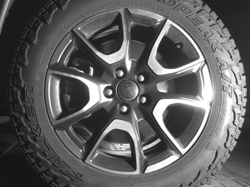 Used 2025 Jeep Compass Trailhawk AWD/4WD image 12