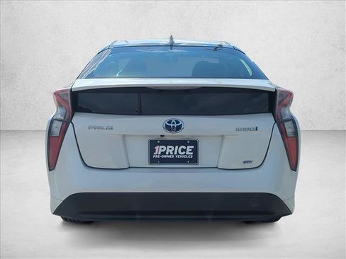 Certified 2016 Toyota Prius Two FWD image 6