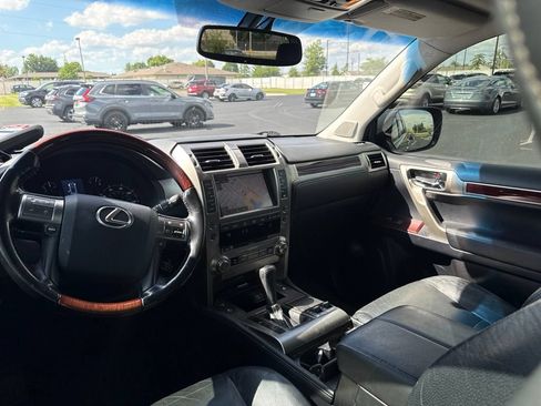 Used 2016 Lexus GX 460 w/ Premium Package AWD/4WD image 10
