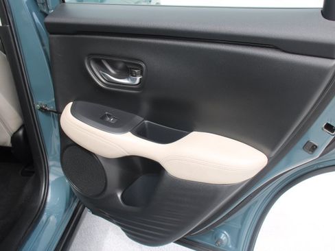 Used 2025 Honda HR-V LX image 14