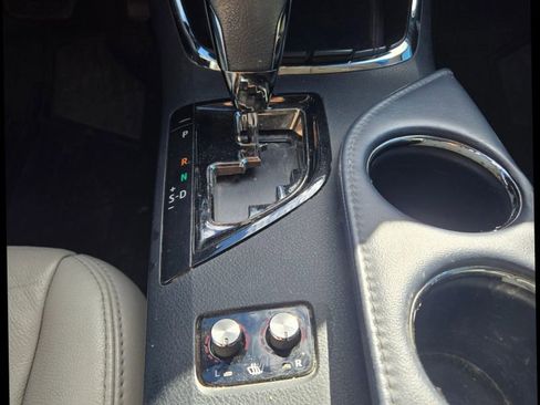 Used 2015 Toyota Avalon XLE Premium w/ Preferred Accessory Package image 24