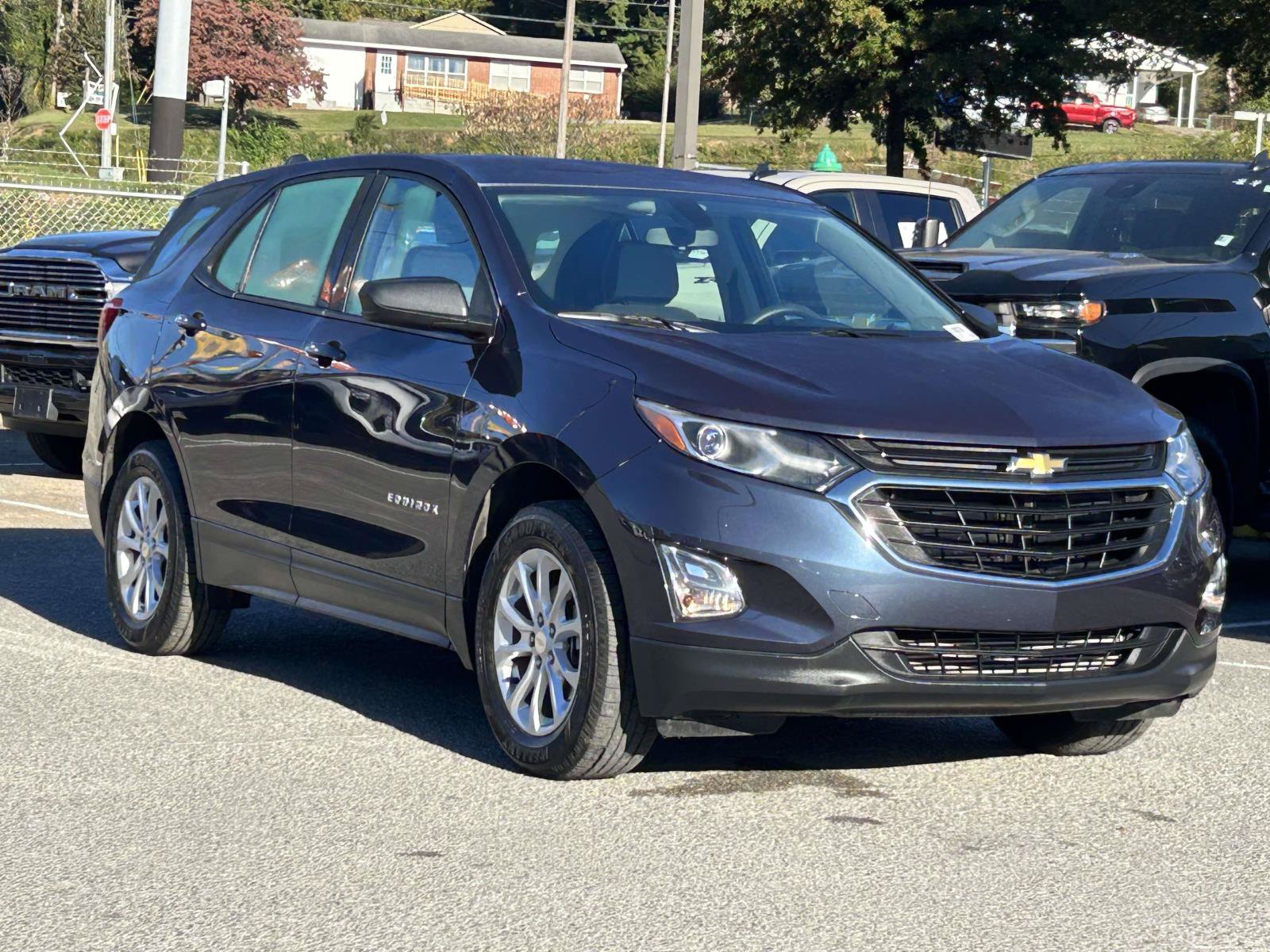 Used 2018 Chevrolet Equinox LS FWD image 1