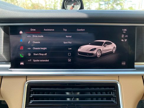 Used 2023 Porsche Panamera image 28