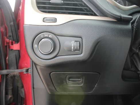Used 2014 Jeep Cherokee Sport FWD image 14