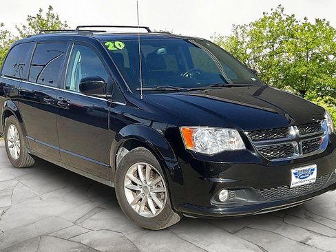 Used 2020 Dodge Grand Caravan SXT image 3