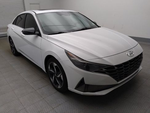 Used 2021 Hyundai Elantra SEL w/ Convenience + Premium Package FWD image 13