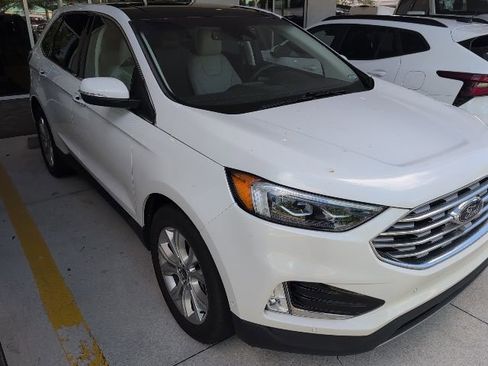 Used 2020 Ford Edge Titanium w/ Equipment Group 301A AWD/4WD image 5