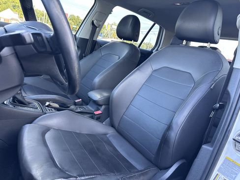 Used 2015 Volkswagen Golf S FWD image 11