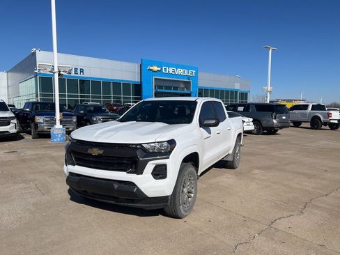 Used 2024 Chevrolet Colorado LT w/ LT Convenience Package II image 1