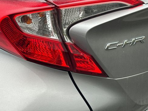 Used 2018 Toyota C-HR XLE image 6