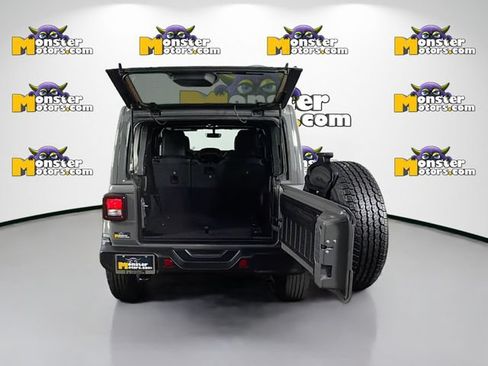 Used 2023 Jeep Wrangler Unlimited Sahara w/ Cold Weather Group AWD/4WD image 26