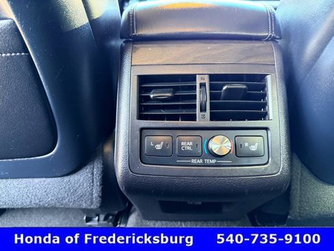 Used 2016 Toyota Avalon Limited image 40