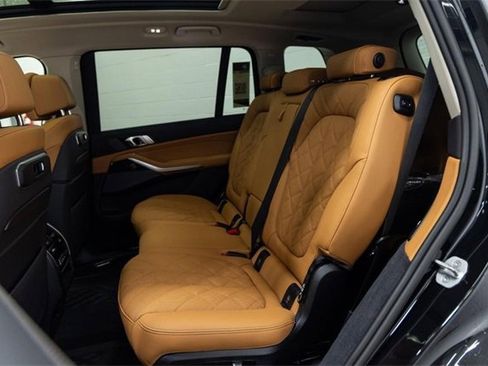 Certified 2025 BMW X7 xDrive40i image 23
