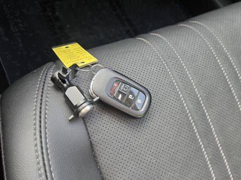 Certified 2024 Honda HR-V EX-L image 18