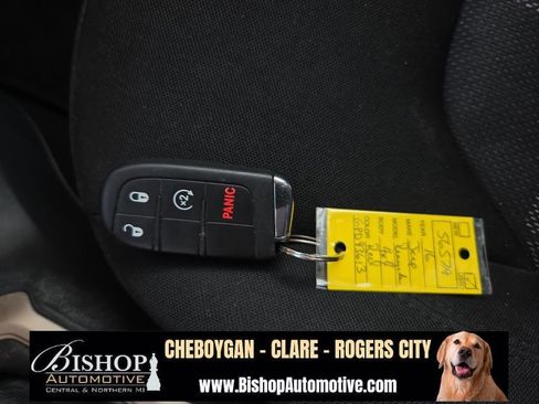 Used 2016 Jeep Renegade Latitude image 25