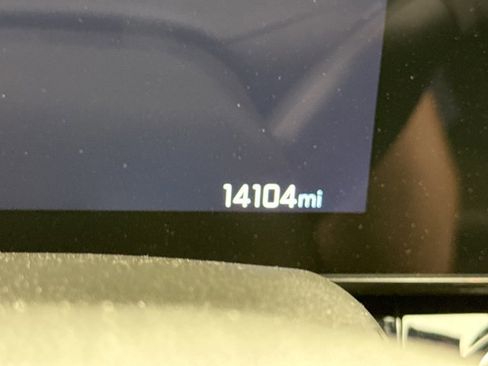 Used 2025 Chevrolet Trax RS w/ Sunroof Package image 9