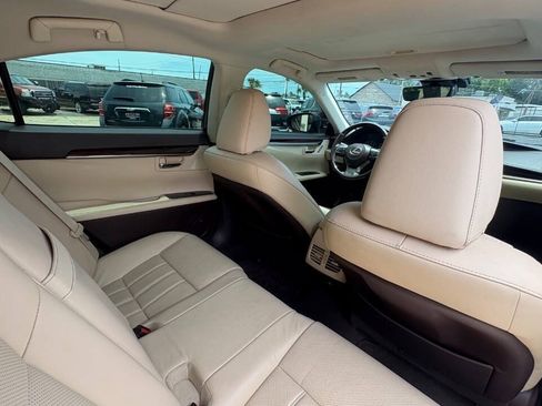 Used 2018 Lexus ES 350 w/ Luxury Package w/Wood Trim FWD image 5