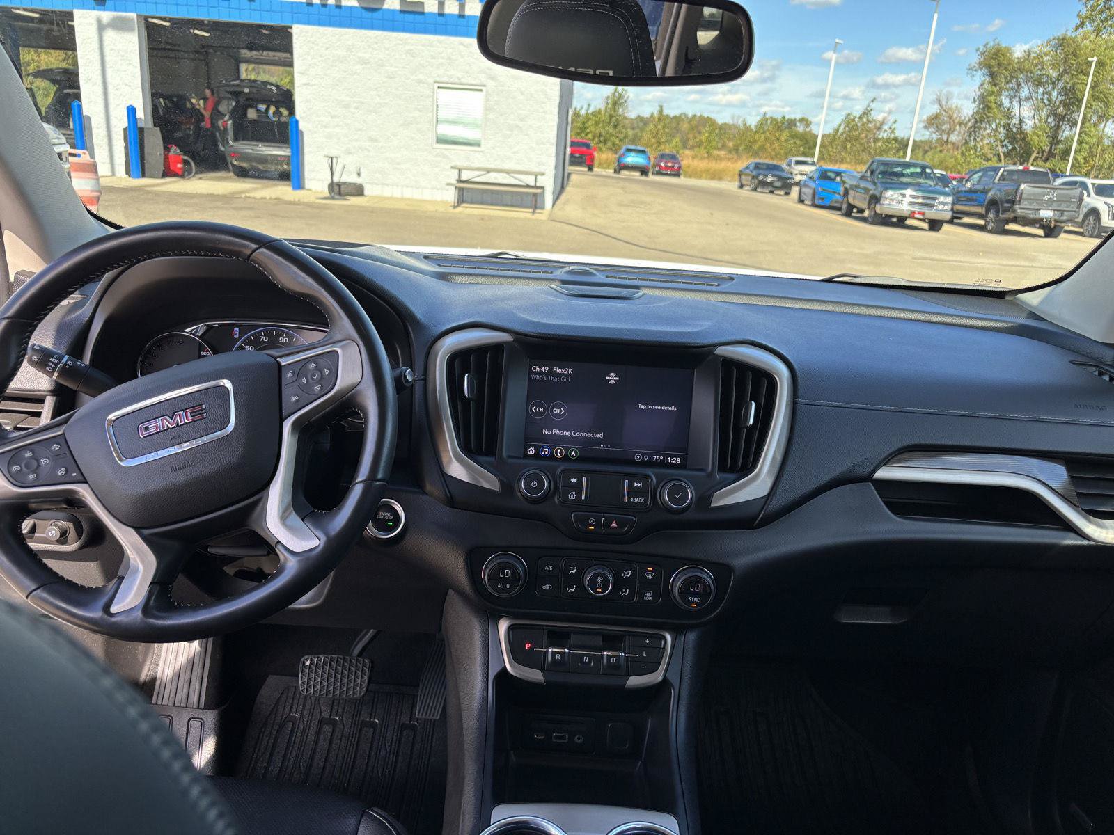 Used 2022 GMC Terrain Denali w/ Denali Premium Package AWD/4WD image 19