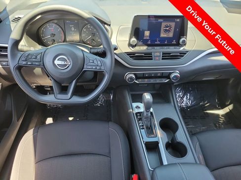 Certified 2025 Nissan Altima 2.5 S FWD image 4