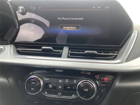 Used 2024 Chevrolet Trax LT w/ Driver Confidence Package image 15