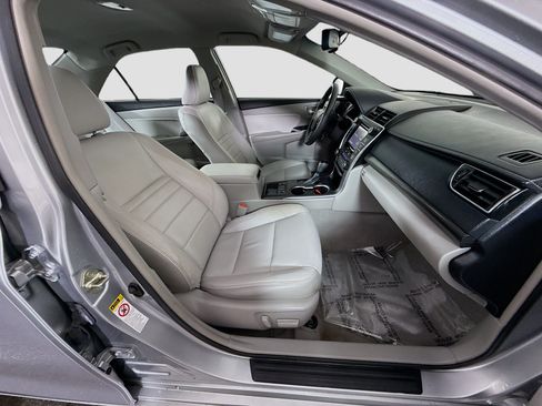 Used 2017 Toyota Camry XLE FWD image 29