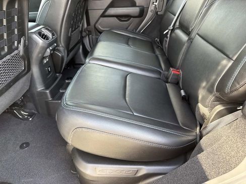 Used 2021 Jeep Wrangler Unlimited Rubicon 4xe image 17