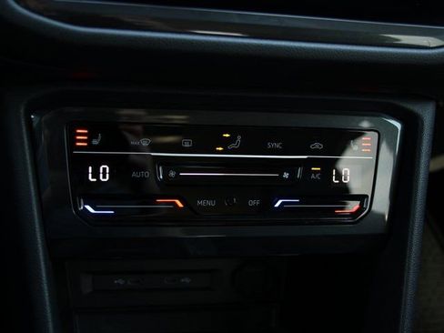 Used 2023 Volkswagen Tiguan SE image 20