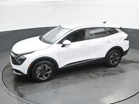 Used 2025 Kia Sportage LX AWD/4WD image 38