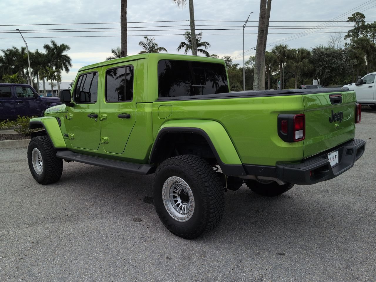 Used 2025 Jeep Gladiator Sport AWD/4WD image 7
