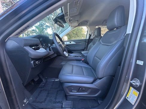 New 2026 Ford Explorer Active w/ Active Comfort Package RWD image 9