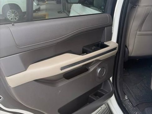 Used 2021 Ford Expedition XLT AWD/4WD image 34