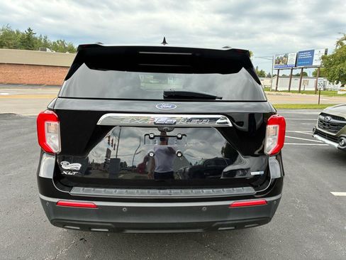 Used 2020 Ford Explorer XLT image 16